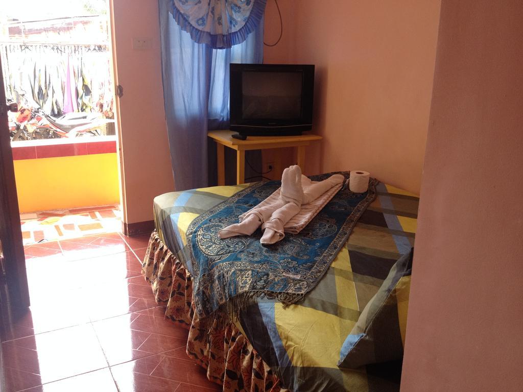 Lagrosa Backpackers Hotel Coron Exterior photo