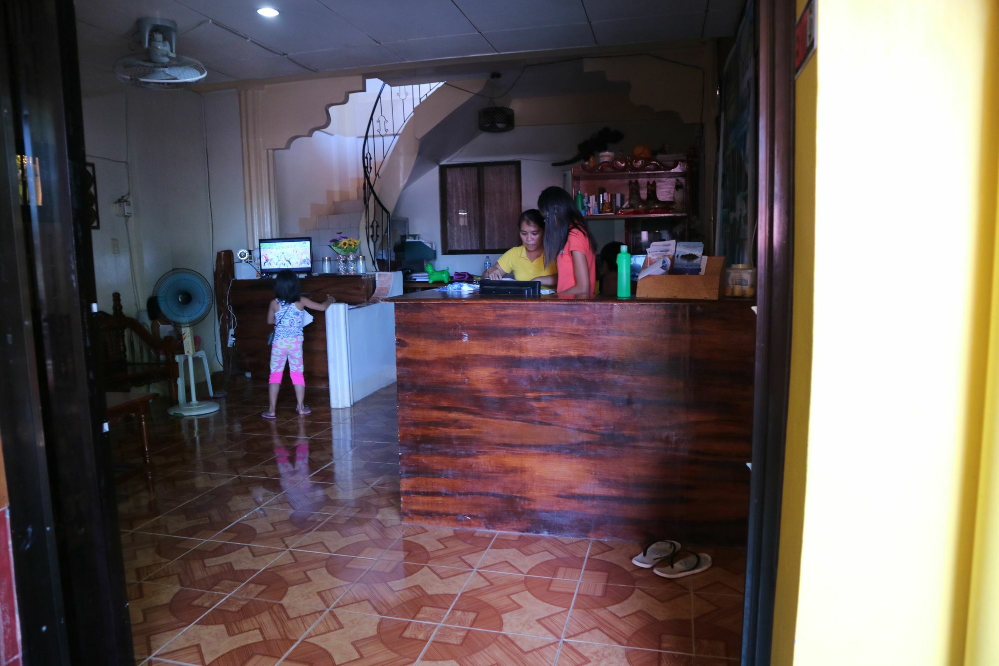 Lagrosa Backpackers Hotel Coron Exterior photo