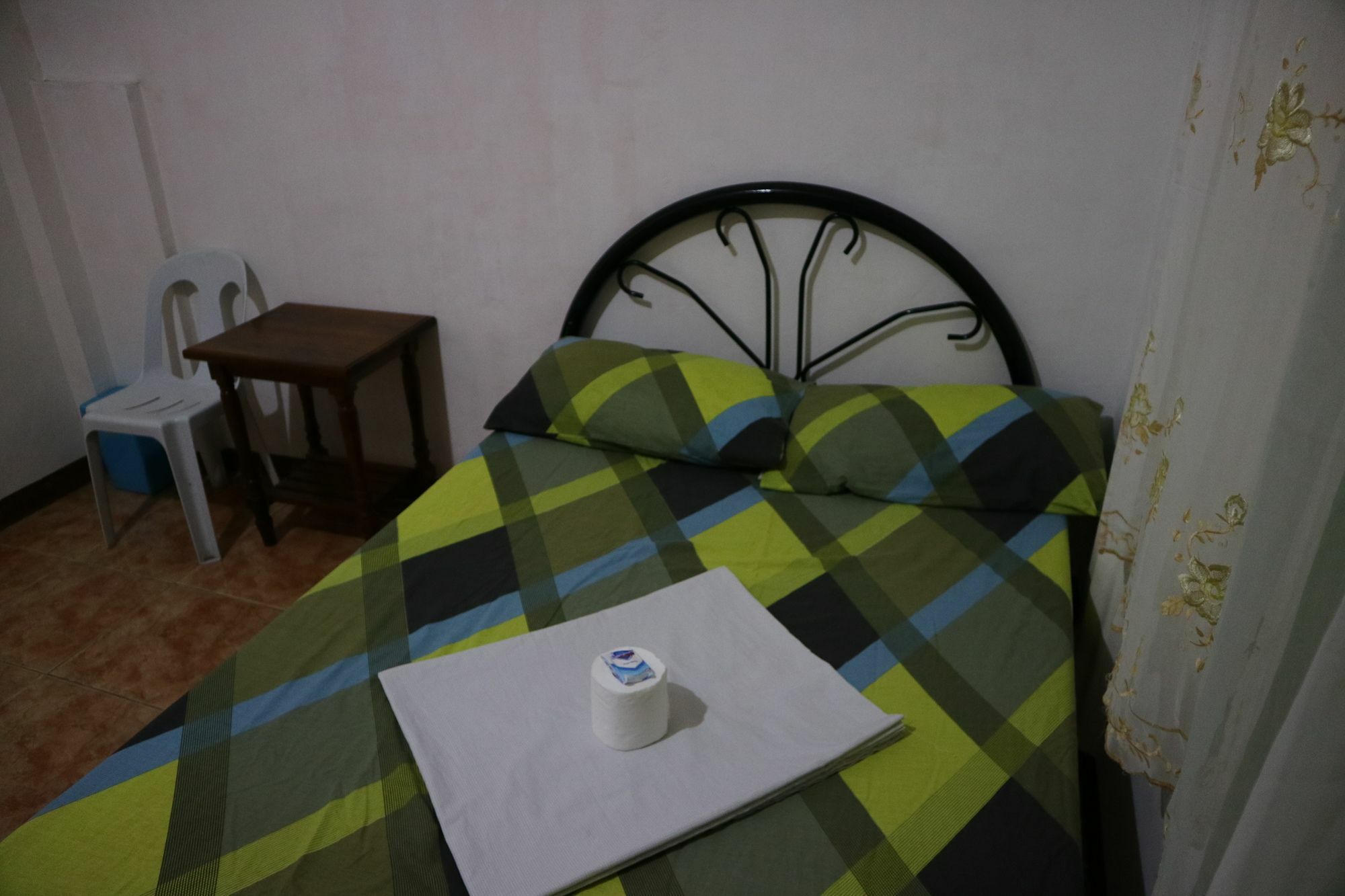 Lagrosa Backpackers Hotel Coron Exterior photo